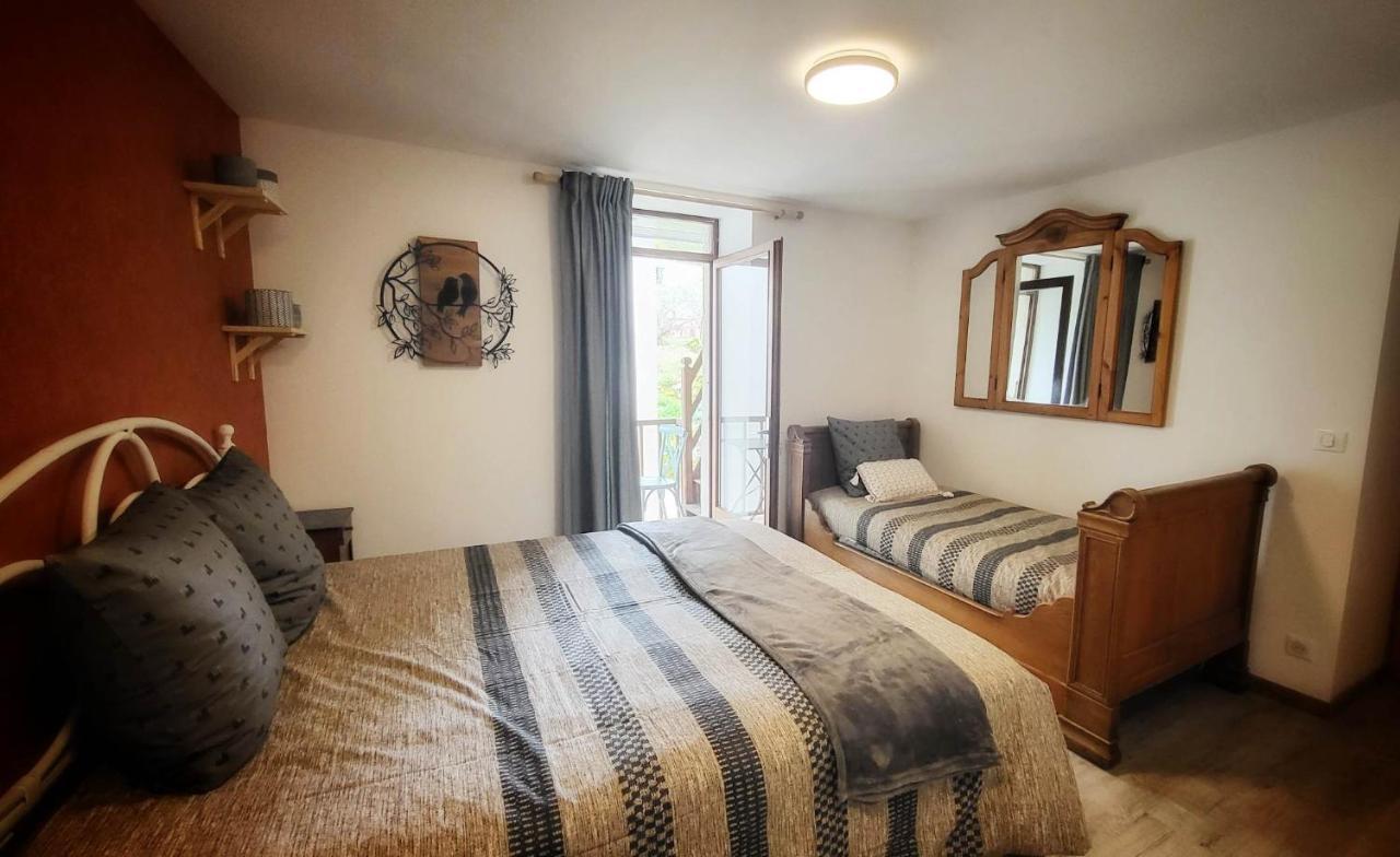Le Doux Nid Bed & Breakfast Chanaz Exterior photo